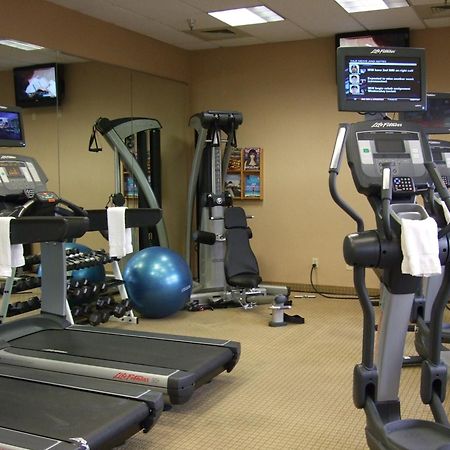 Radisson Hotel Phoenix Airport Bagian luar foto