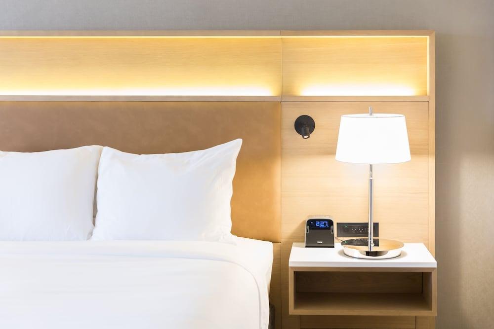 Radisson Hotel Phoenix Airport Bagian luar foto