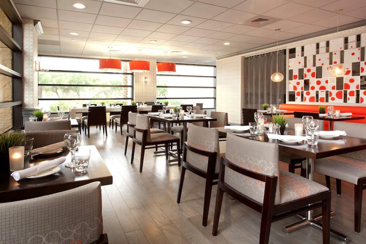 Radisson Hotel Phoenix Airport Bagian luar foto