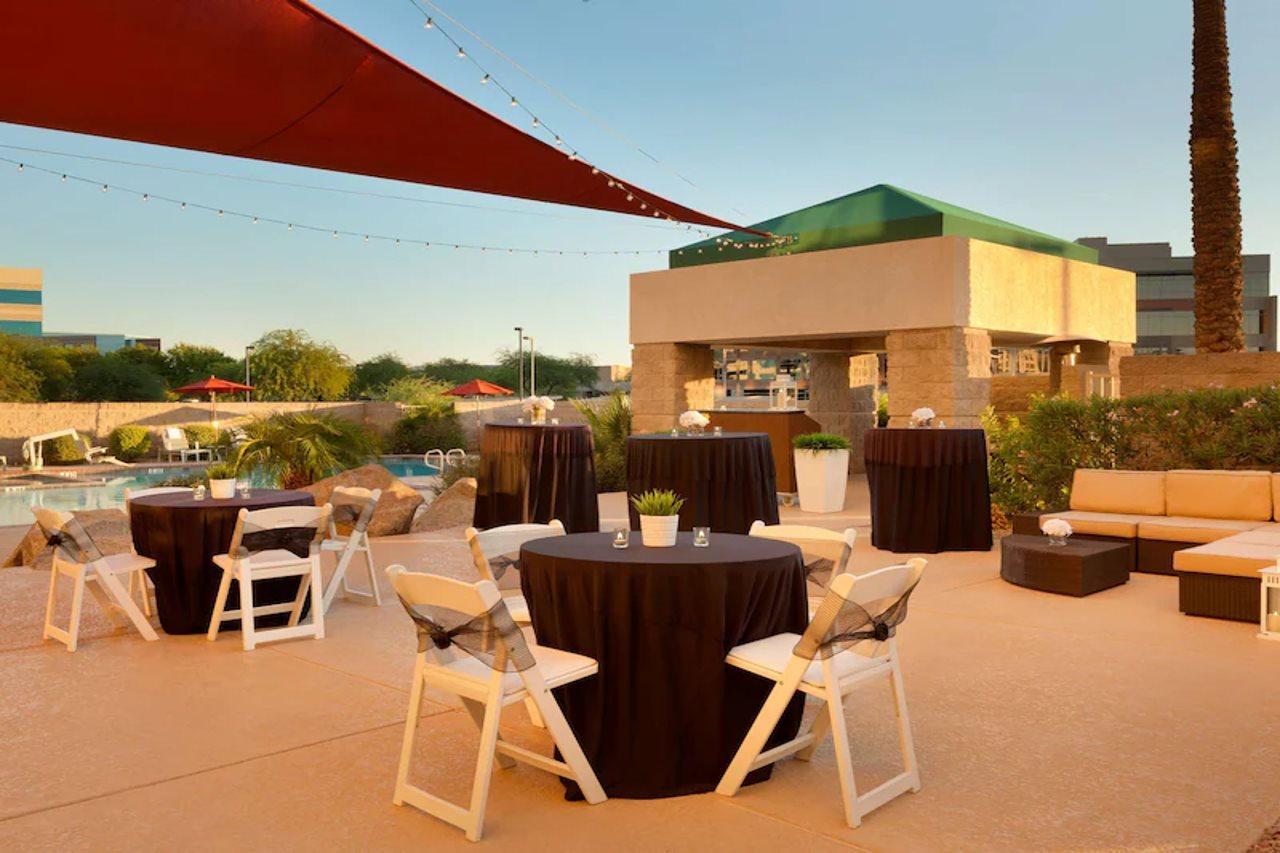 Radisson Hotel Phoenix Airport Bagian luar foto