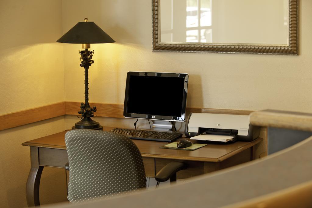 Radisson Hotel Phoenix Airport Bagian luar foto