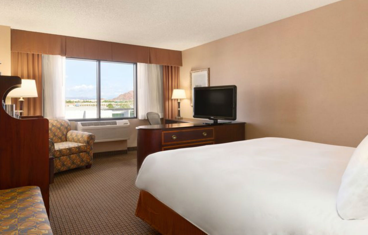 Radisson Hotel Phoenix Airport Bagian luar foto